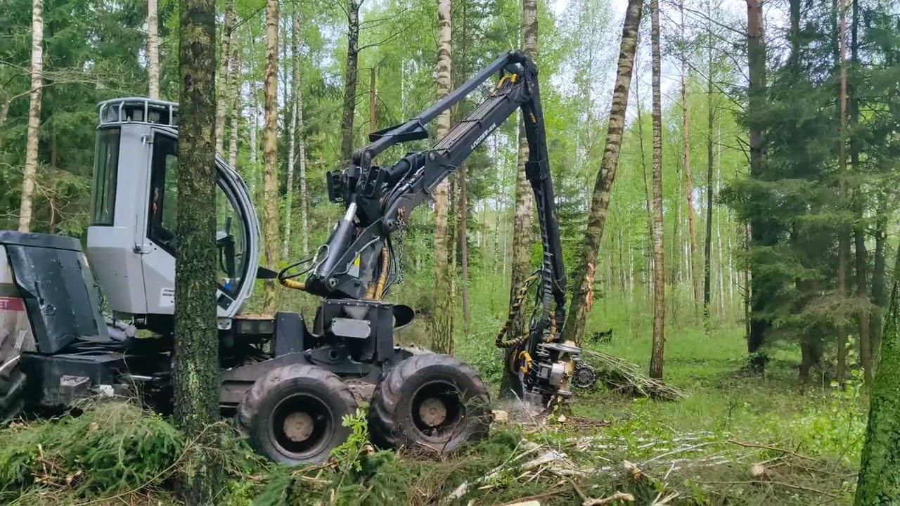 LOGSET 5H, mažiausia gamintojo medkirtė. The smallest Logset harvester.