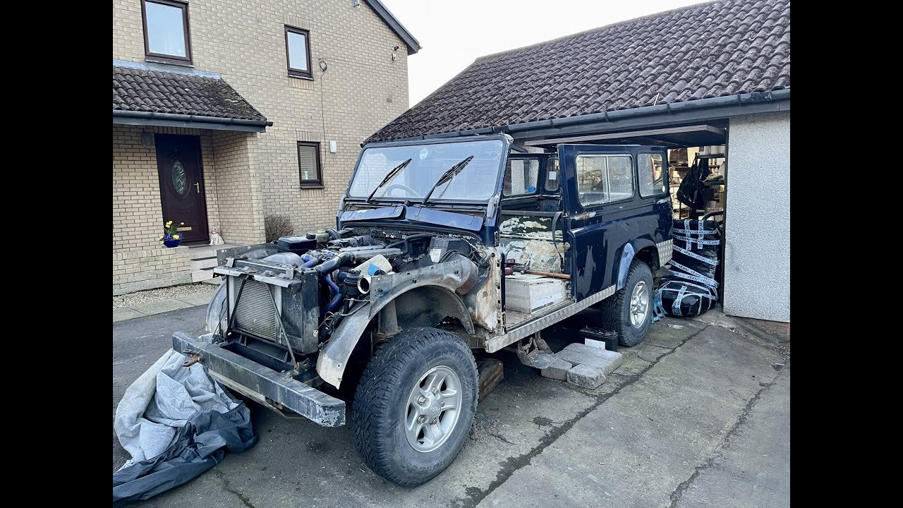 Restoring a 27 year old Landrover Defender 300tdi PT2 - Fixing the Rotten Doors