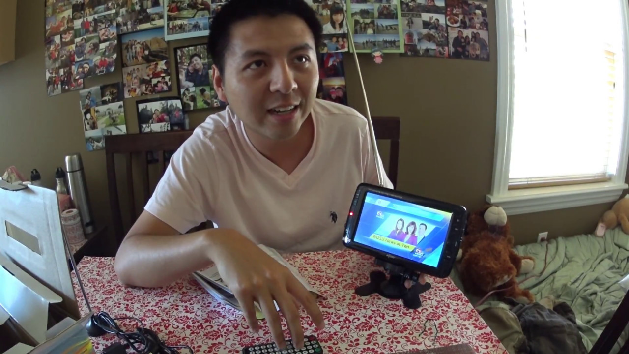 J #157 -【Open Box】Axess 7 inch Portable TV TV1703-7