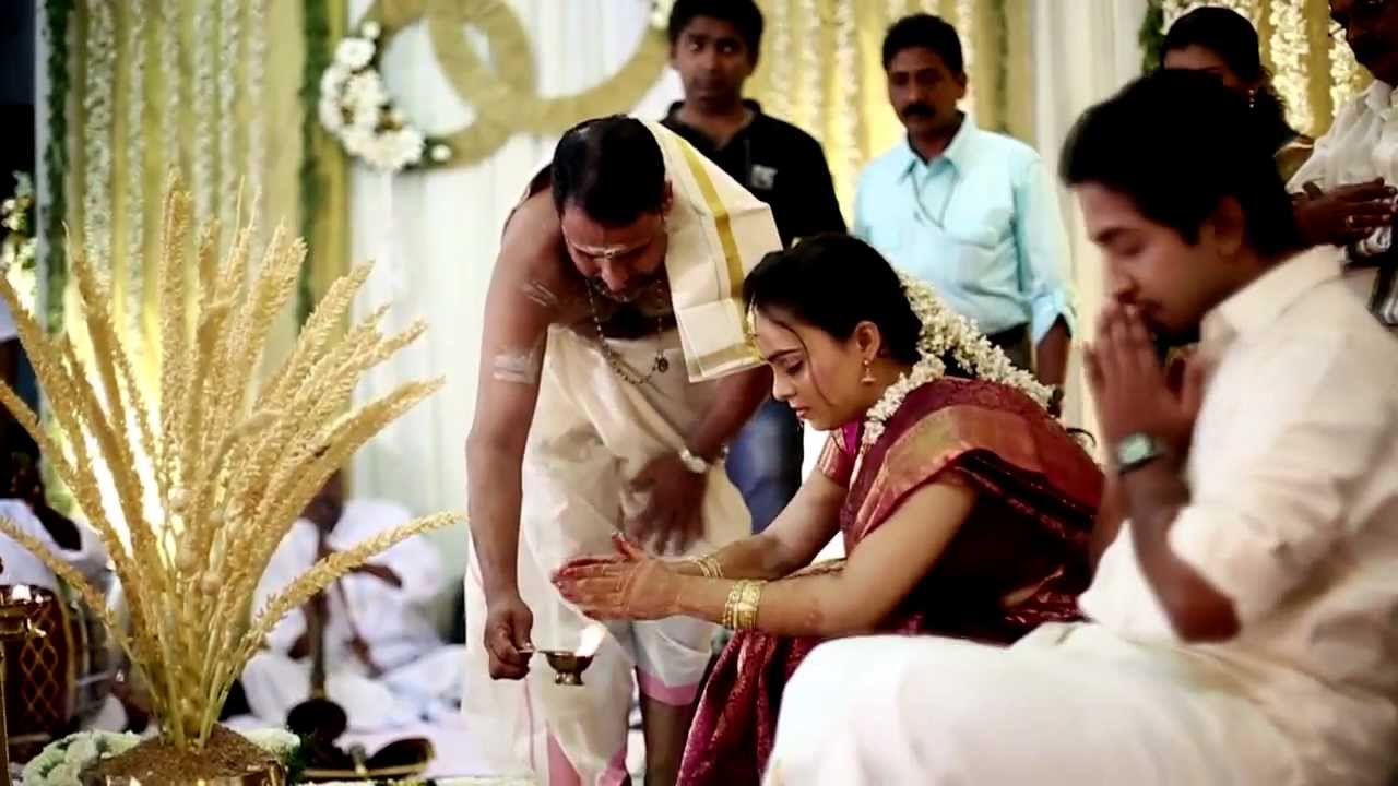Vineeth Sreenivasan wedding | Paperboat | kerala wedding photography