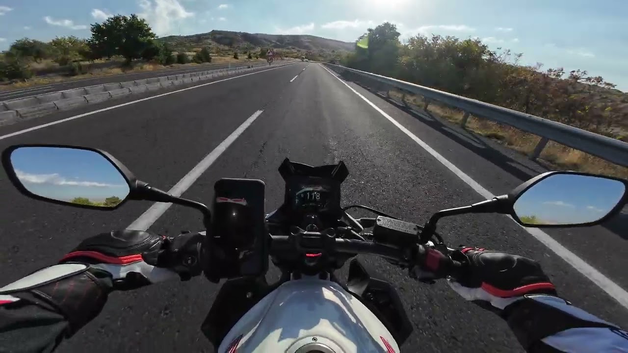 Honda Hornet 500 Virajlarda Ne Yapıyor? | 