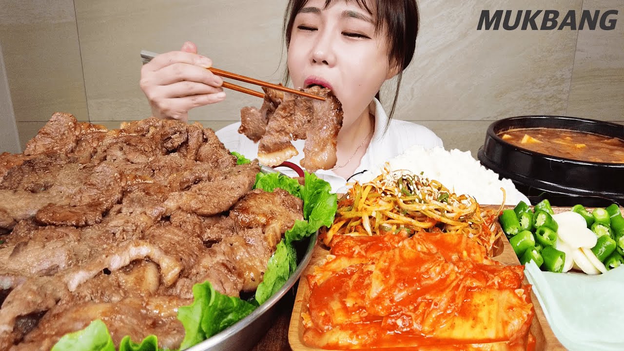 SUB) 촉촉쓰 야들야들한 양념목살 1.8kg ( ft.된장찌개 & 소주 ) 먹방 Seasoned pork ribs Kimchi Soju REAL SOUND ASMR MUKBANG