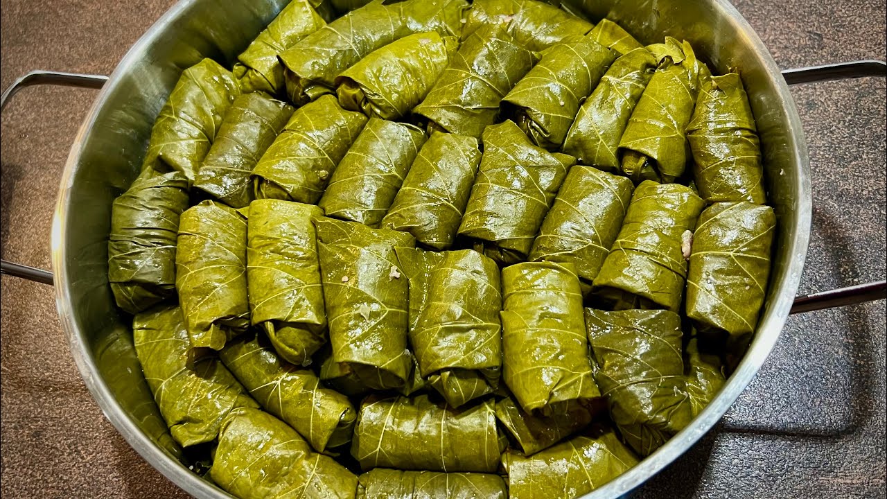 Лозови сарми с кайма / Долма (толма) в виноградных листьях/ Dolma in grape leaves