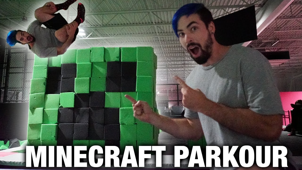 MINECRAFT ПАРКУР В РЕАЛЬНОЙ ЖИЗНИ (В БАТУТНОМ ПАРКЕ)