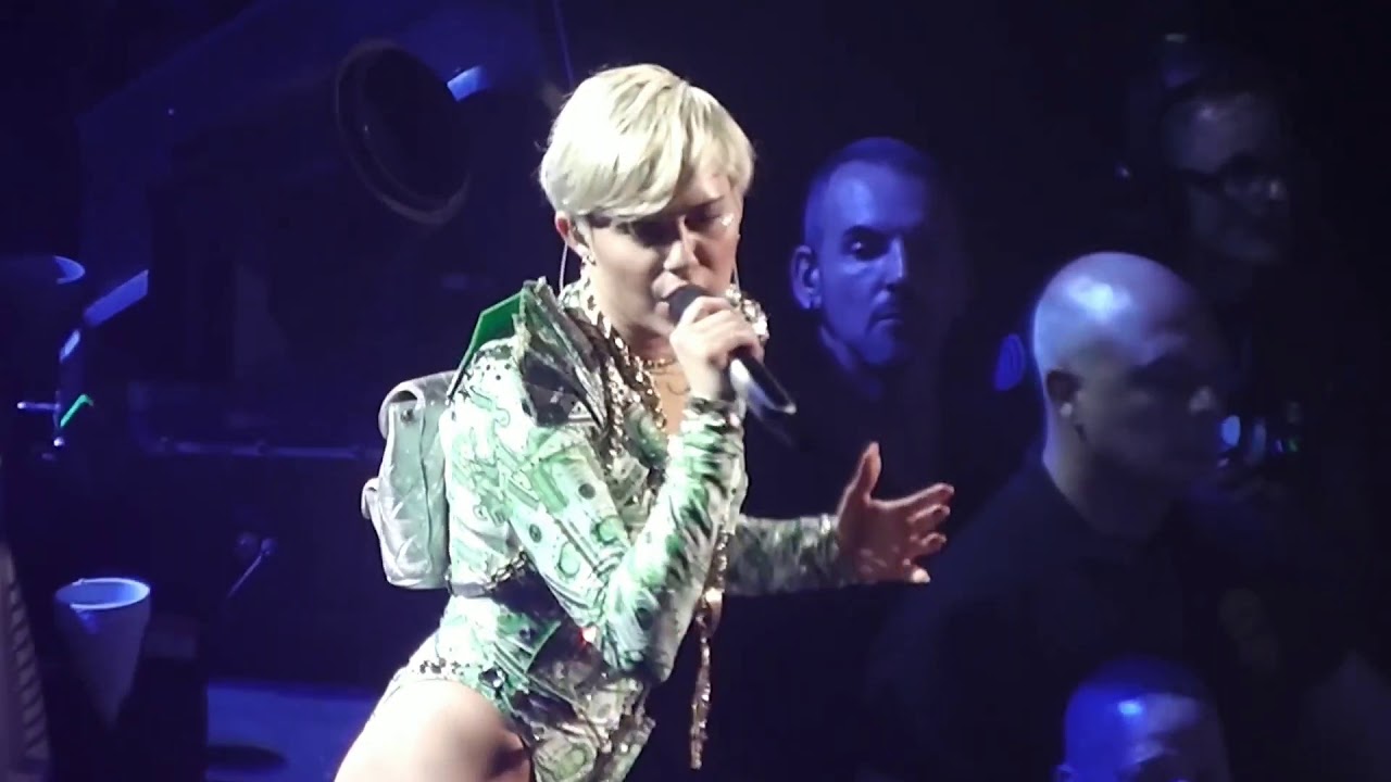 Miley Cyrus bangerz tour Palau sant jordi Barcelona completo