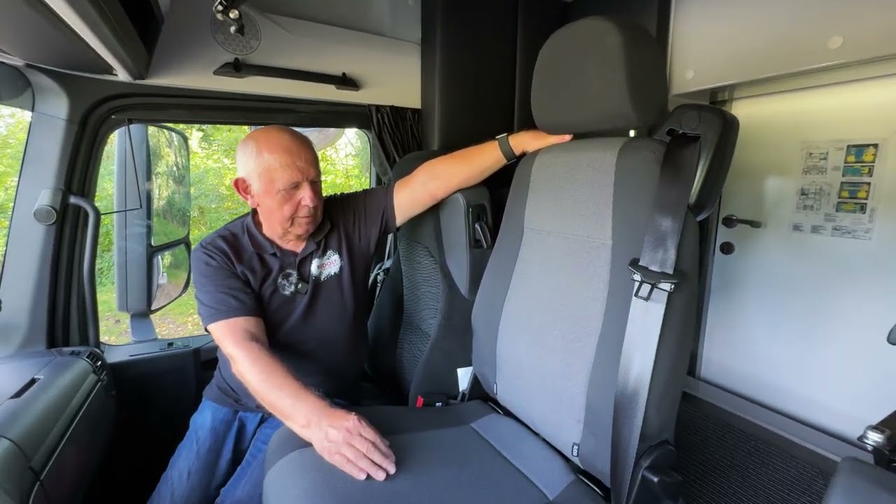 Projekt Mercedes Arocs 4x4 1835. Teil 9 Umbau Fahrerhaus StreamSpace. Mit Wellness Liege.
