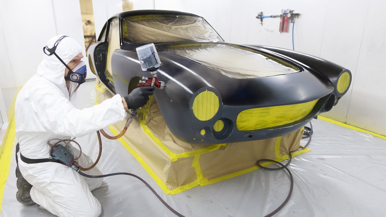 Painting a Ferrari 250 GT Lusso