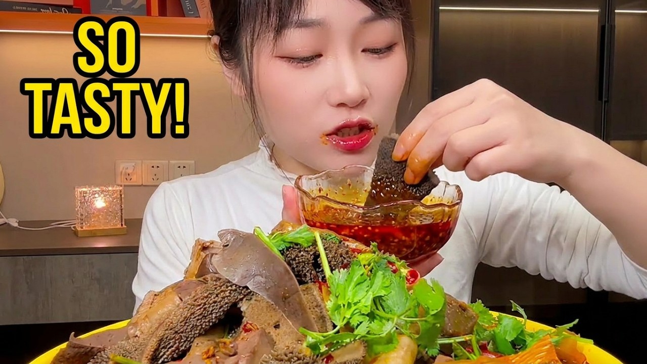 Eating delicious lamb intestines 