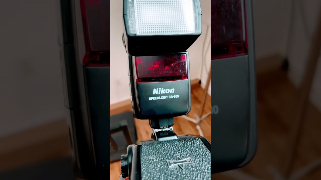 How to FLASH on your MAMIYA 645 1000s!!   #mamiya645 #filmphotography #flashphotography