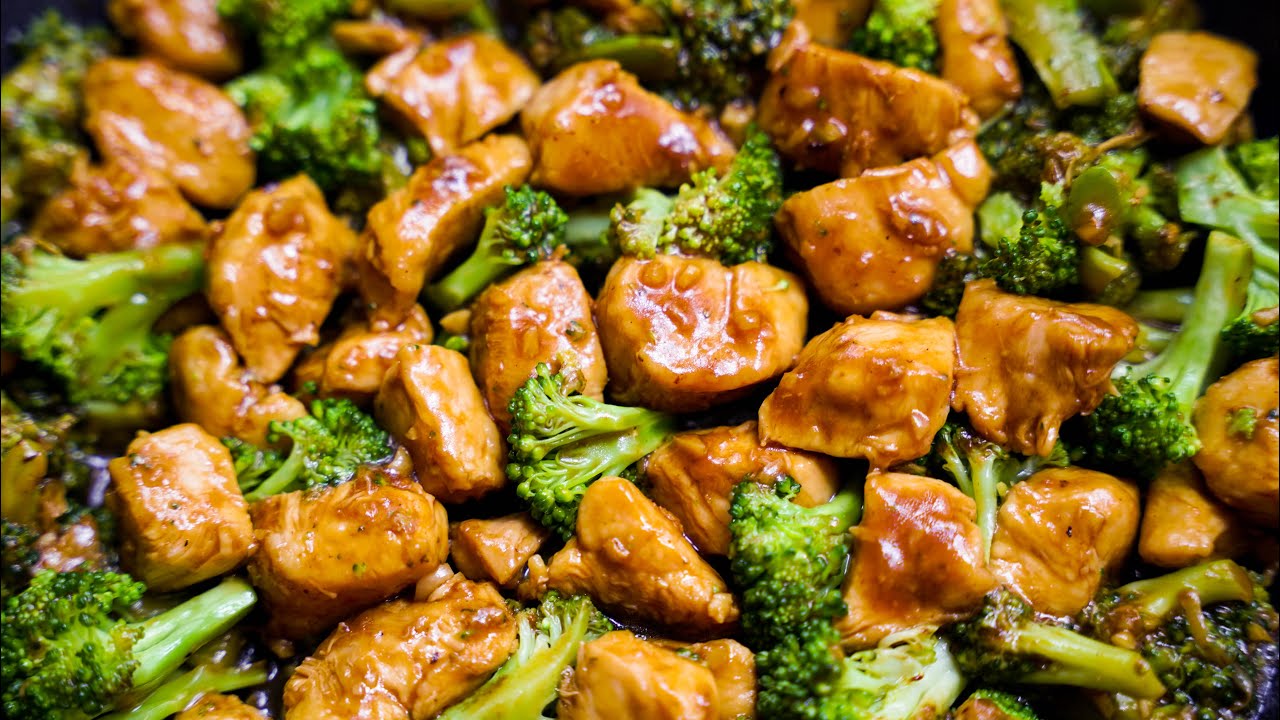 Chicken and Broccoli Recipe (Quick & Healthy Dinner!)