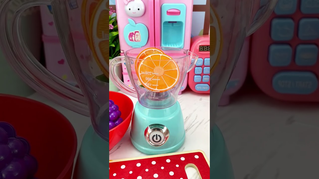 Brinquedo para Meninas - Fazendo Suco de Laranja no Liquidificador de Brinquedo 🍊🥤