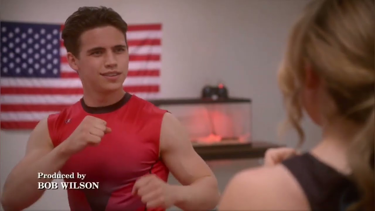 Cobra Kai Tory und Robby