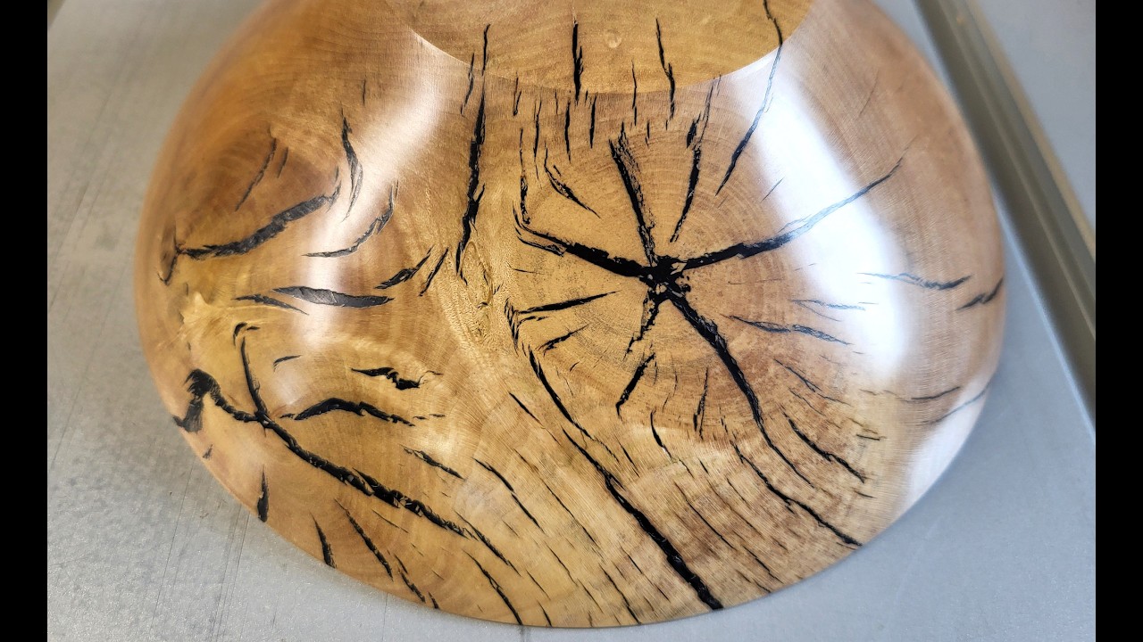 CRACKS and SPLITS don't always have to be a BAD thing. #woodturning #woodart