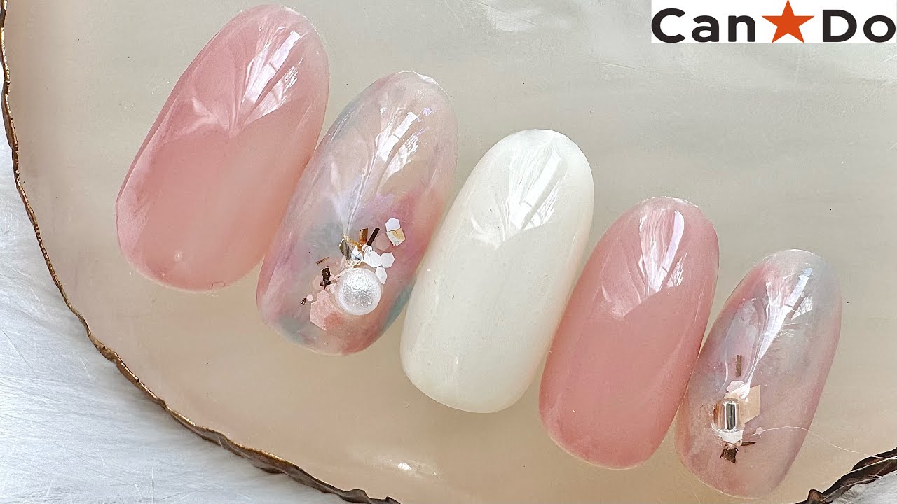 春に向けて透けるふわっとニュアンスネイル