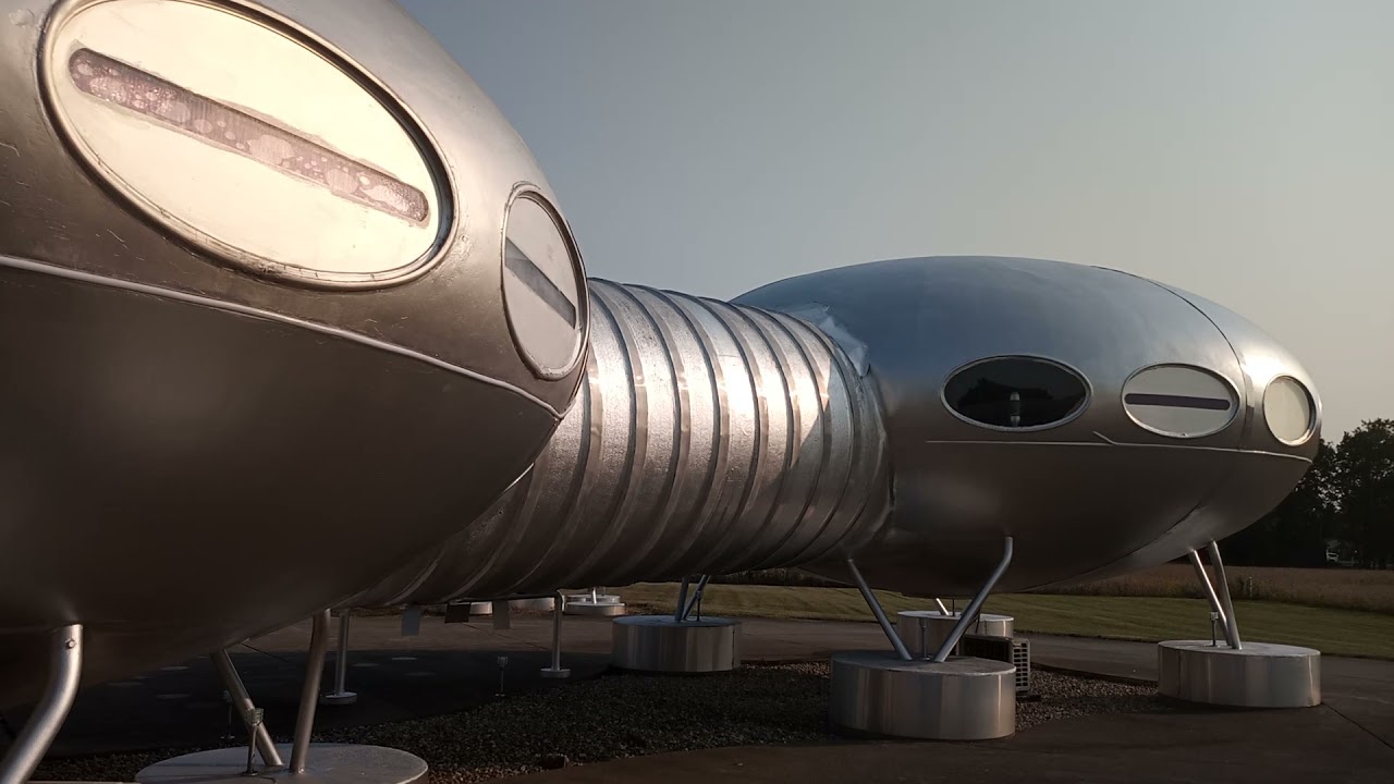 futuro house aka UFO house in Carlisle OH