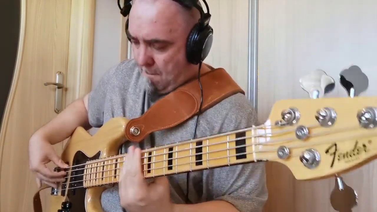 Michael Buble- It Had Better Be Tonight (bass cover)
