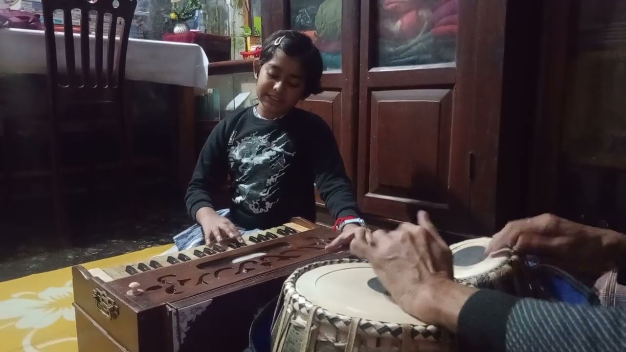 শুকনো পাতার নূপুর পায়ে। shukno patar nupur paye। Covered by Adrika। অদ্রিকা