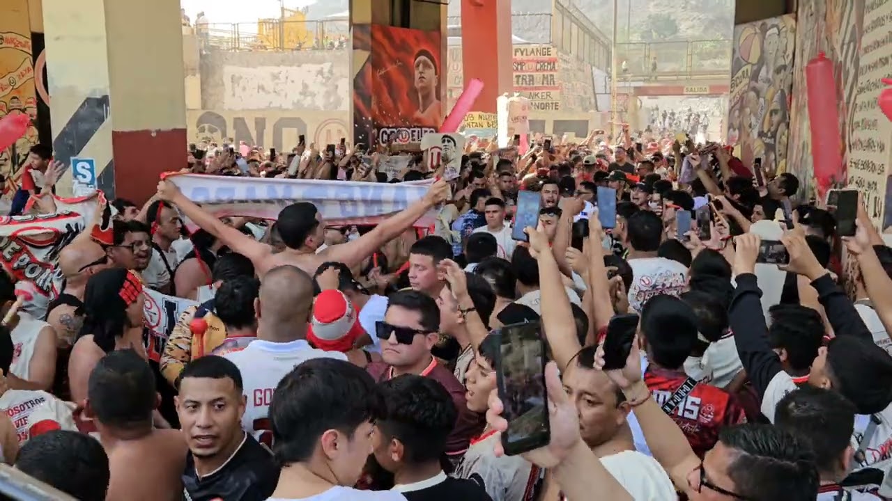 LA ESPECTACULAR PREVIA!! UNIVERSITARIO DE DEPORTES - SOLO 5 FINALES MAS!! TODOS JUNTOS POR EL TRI !!
