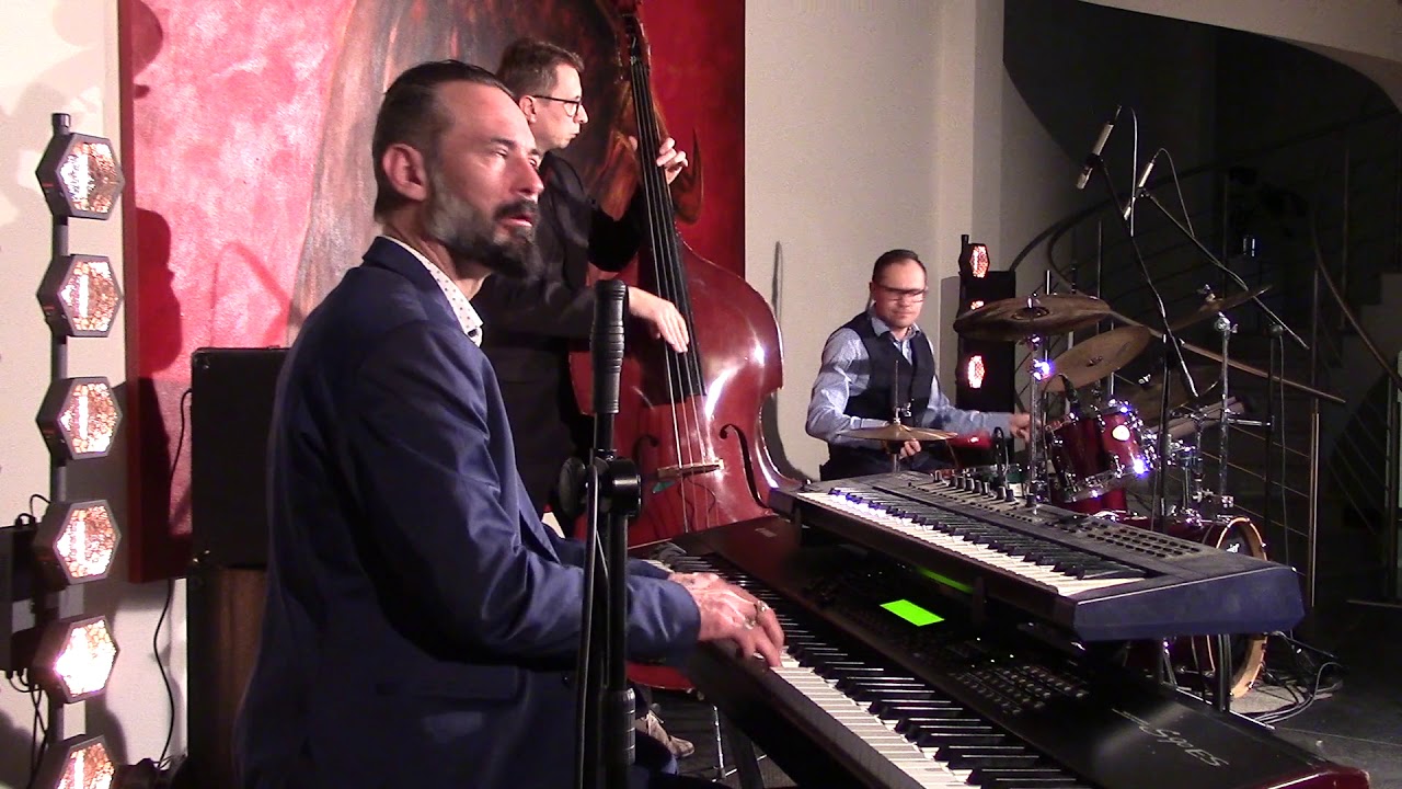 Ares Chadzinikolau Trio - live - Dzień Kobiet z Łempicką 08.03.2020