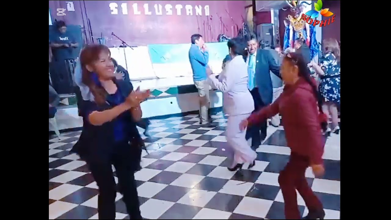 Residentes Zampo&ntilde;istas Ilave&ntilde;os en AQP por el 357 Aniversario  de Puno ciudad Lacustre 