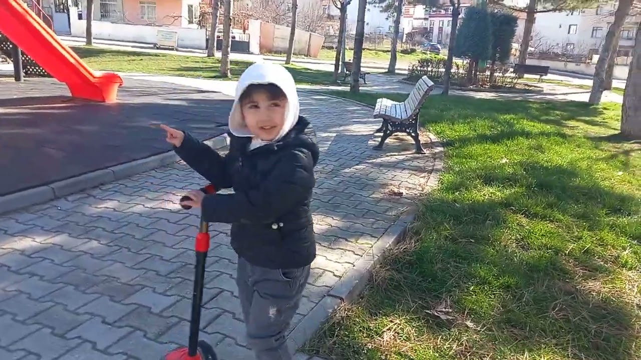 DİKKAT! PARKTA YER KAVGASI VAR! 😂🚫