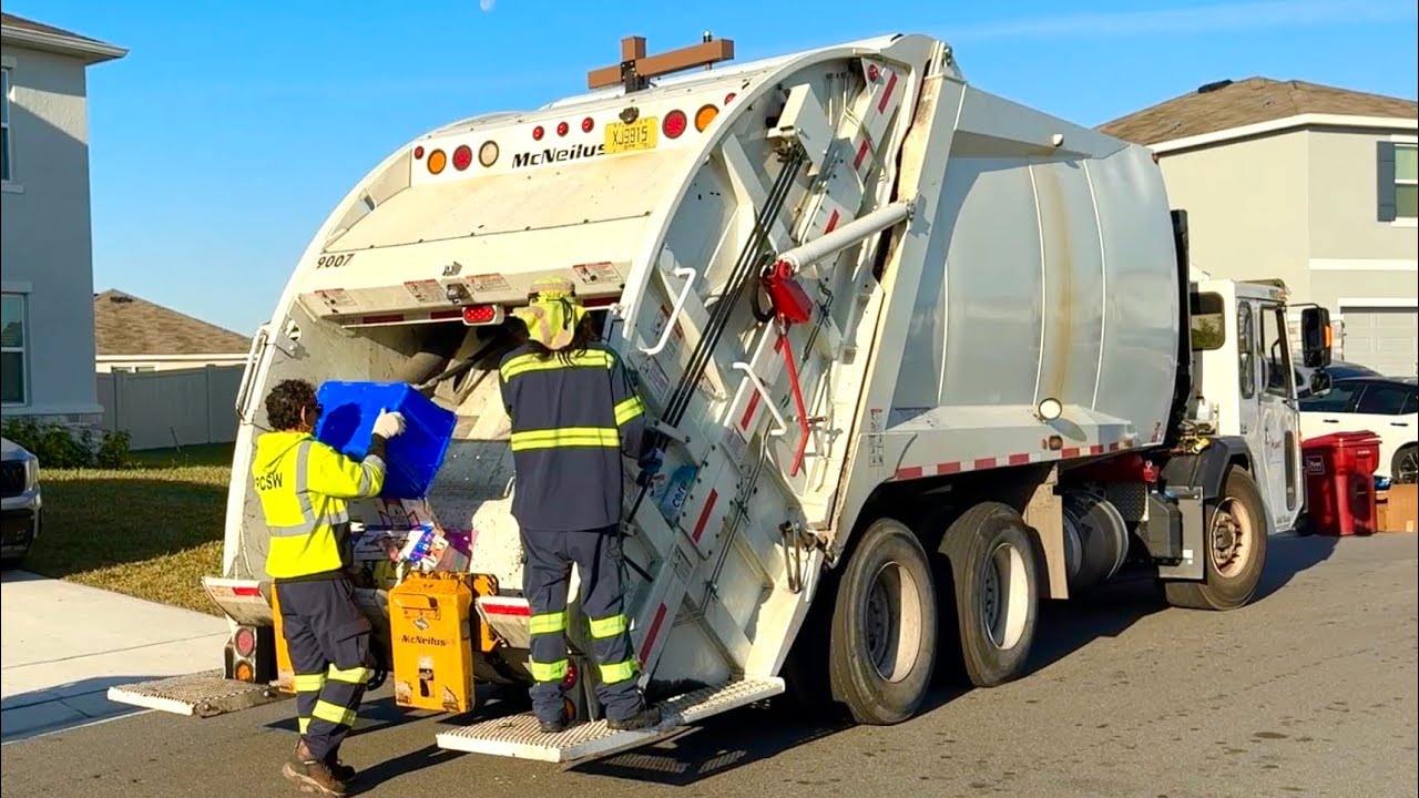 Plant City CCC McNeilus Rear Loader Garbage Truck on Manual Recycle