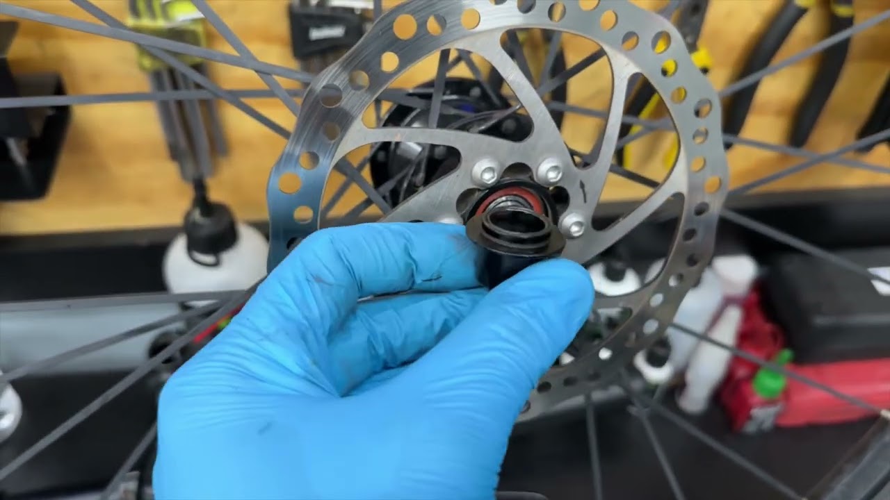 Como Remover os Adaptadores “End Caps” do eixo dos Cubos para Manutenção!!!