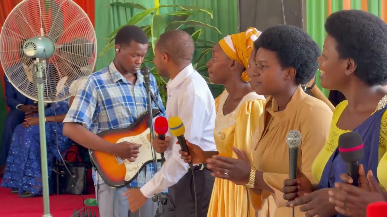 UMUFASHA UGUKWIRIYE BY BYIRINGIRO CHOIR LILONGWE P.P.EC.C 