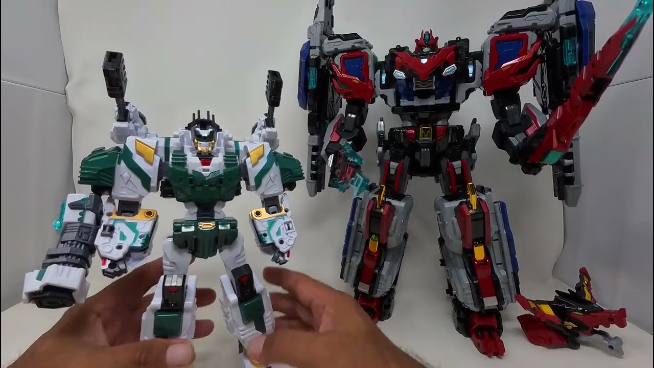 Hasbro, обратите внимание! Фигурки Metal Cardbot становятся лучше с каждой серией.