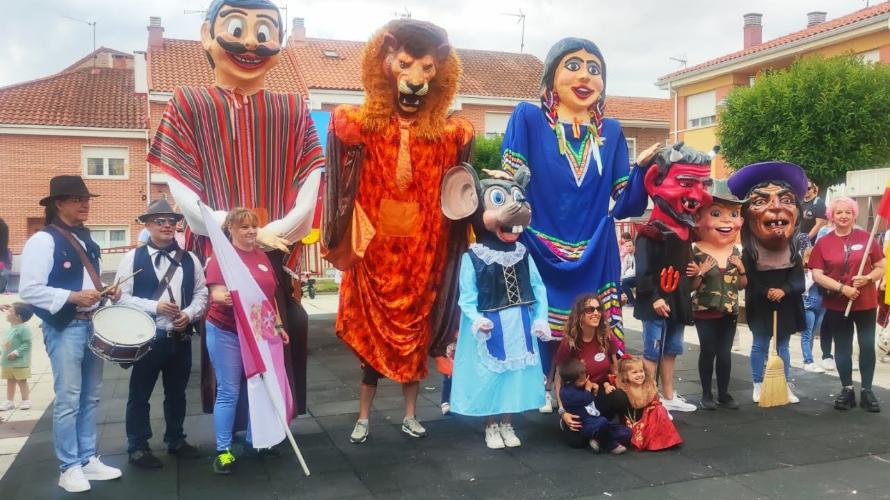 Gigantes y Cabezudos de Arroyo de la Encomienda. La Flecha (Valladolid). Junio 2023