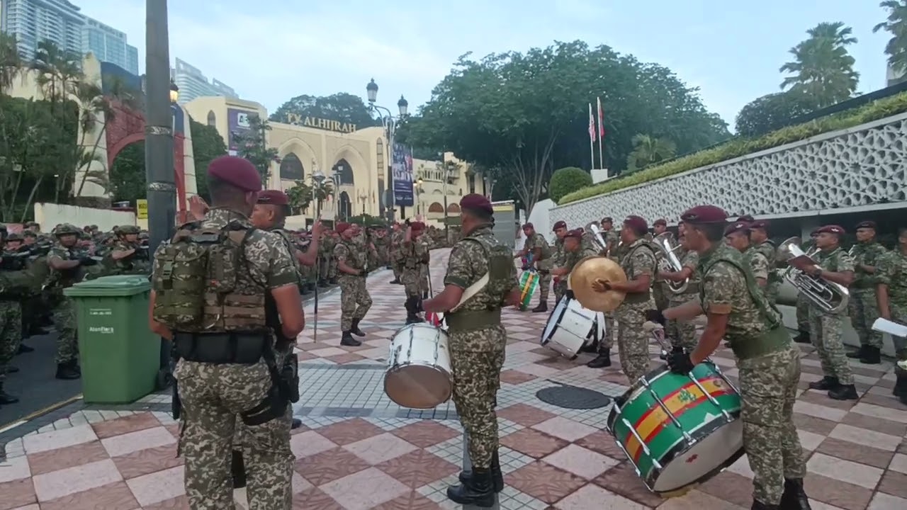 🔴 Latihan Nyanyian Sebelum Masuk Raptai Perbarisan - Kontinjen 10 Briged Para #10brigedpara