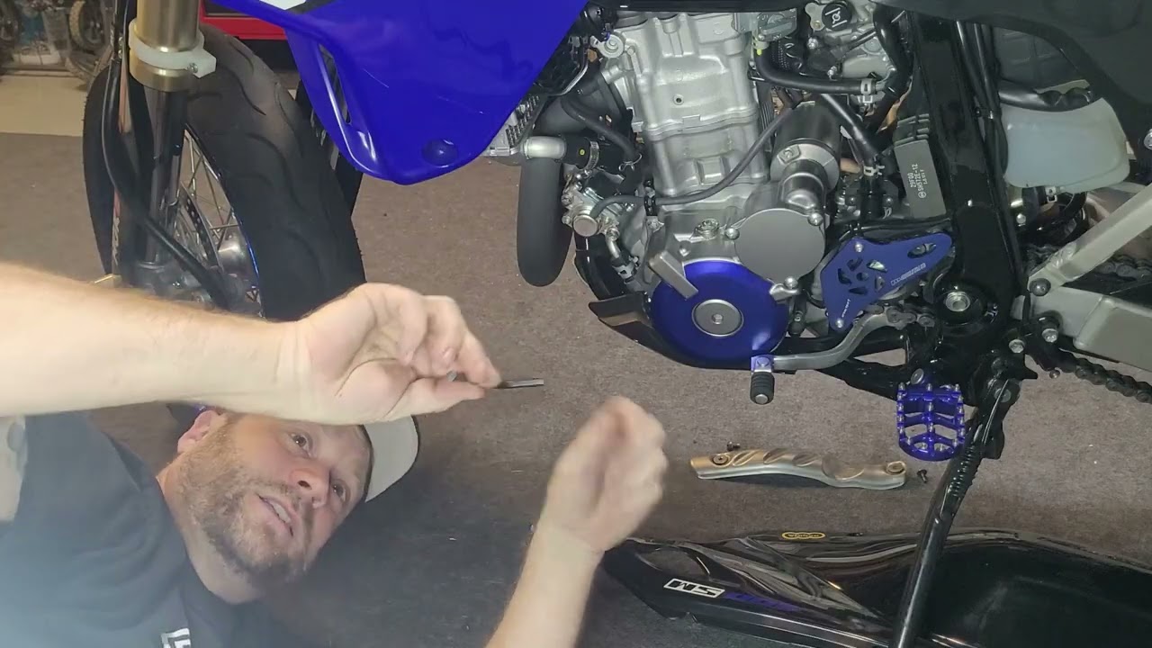 Suzuki DRZ 400 SM Delkevic Exhaust Install