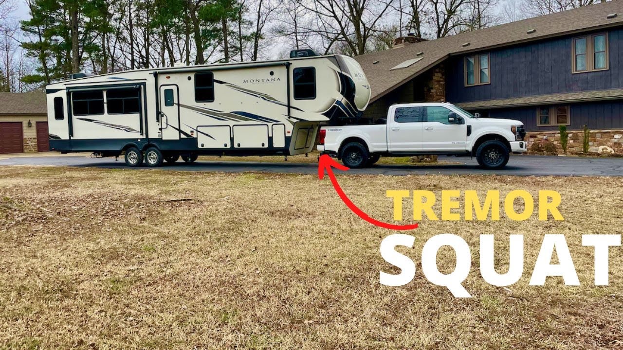 F350 Tremor буксирует тяжелый кемпер