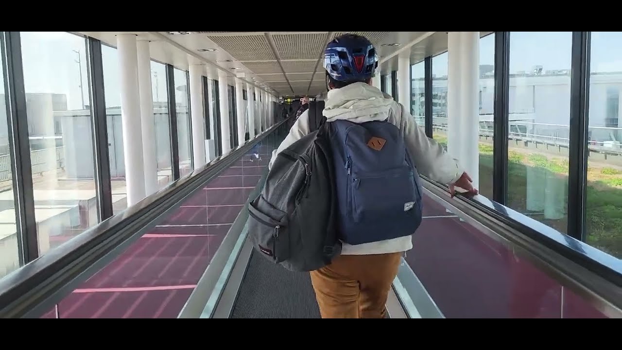 FRANCE, ORLY 4, ARRIVEE,  BAGAGES/ ORLY 1,2 DEPART TRANSASIA/ ORLY 3- ORLYVAL- CDG PAR RER,B/ TAXIS
