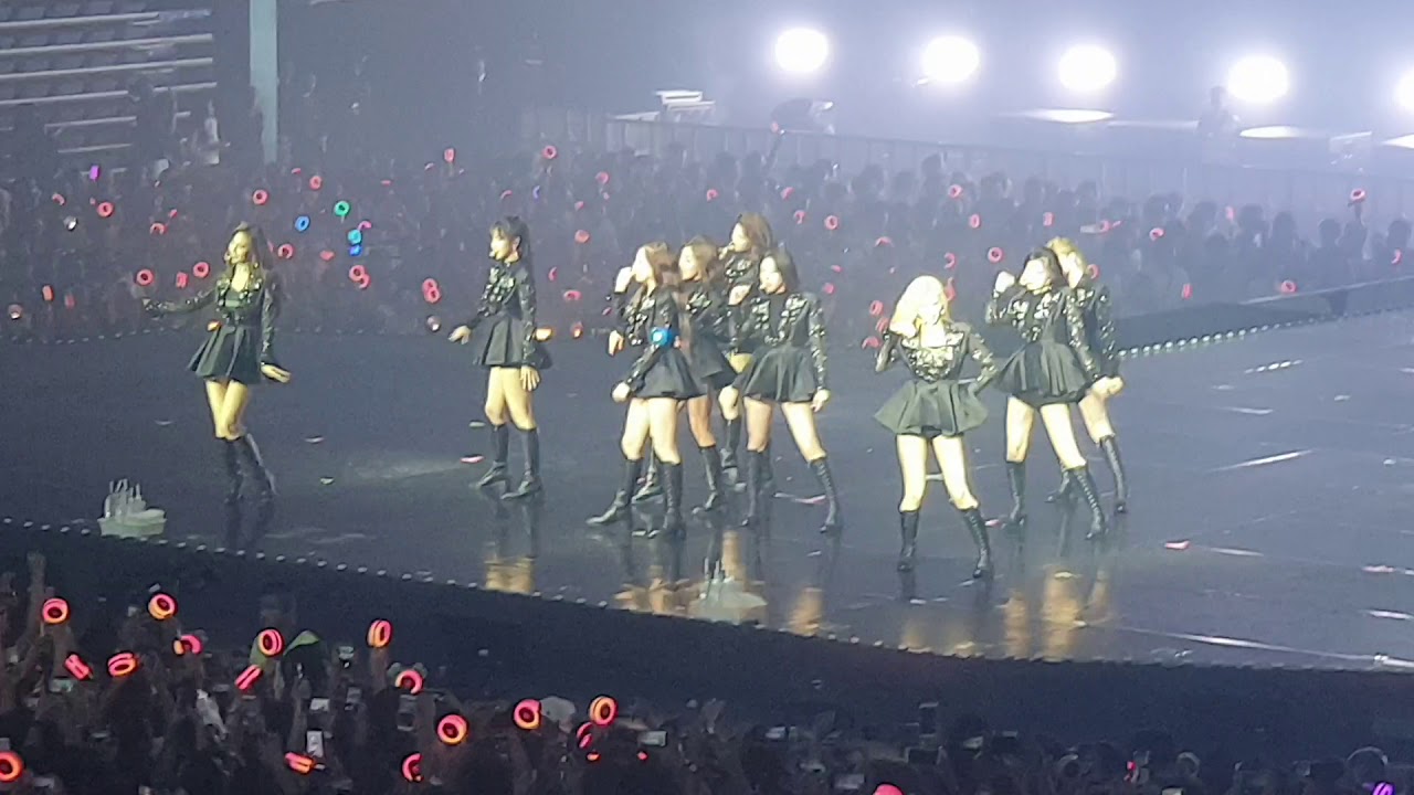 Twice lights in bangkok part3