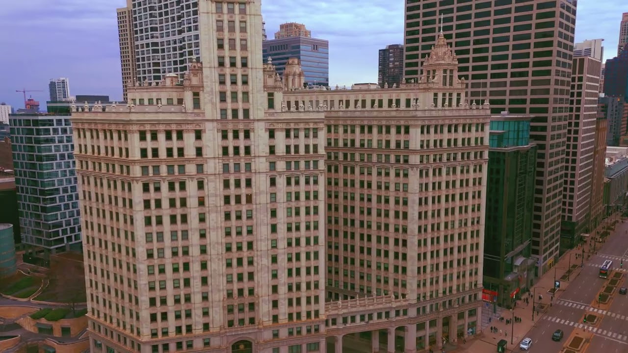 Drone Flight Over Chicago River Lock & Dam → Green River & Downtown (Day After St. Patrick’s)