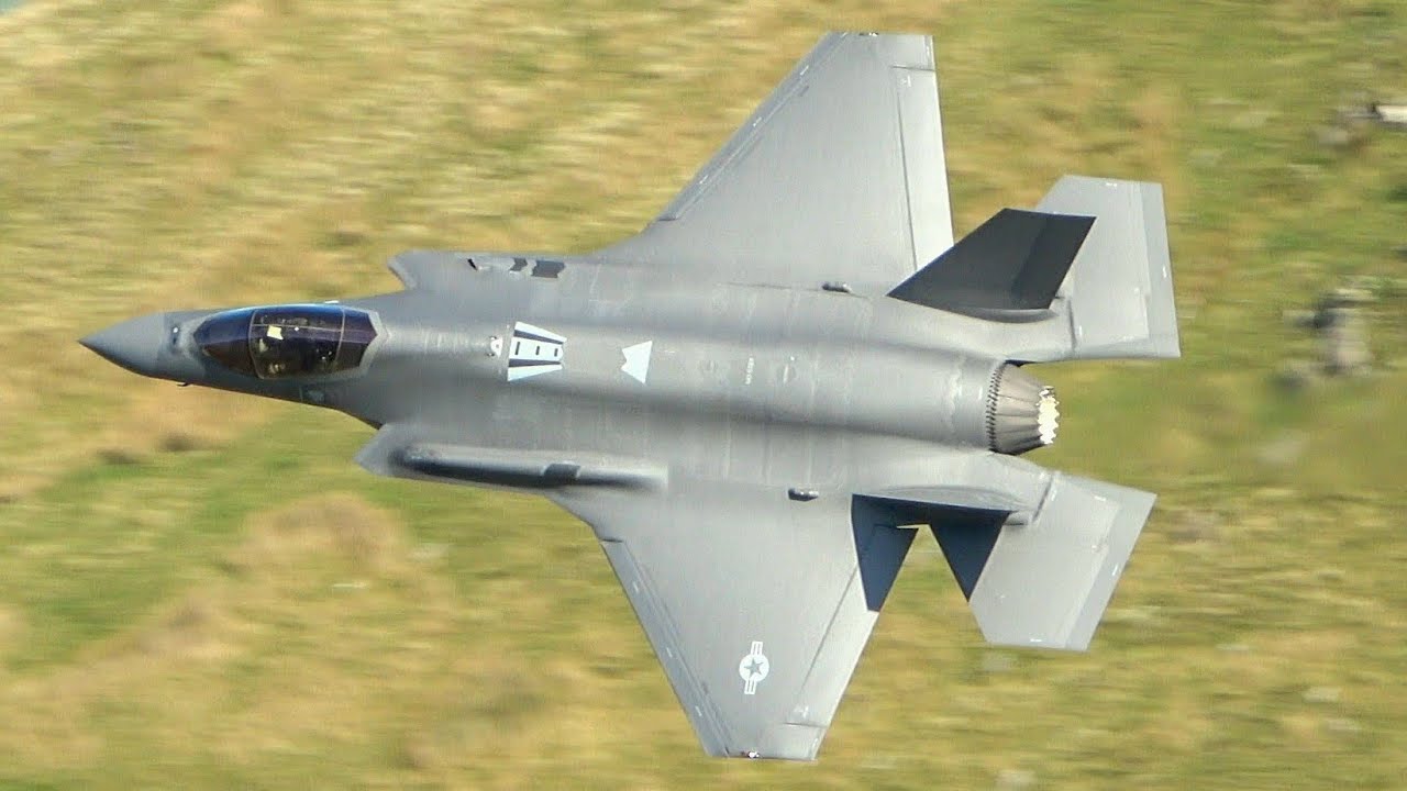 USAF F-35's & F-15's flying LOW in the Mach Loop!