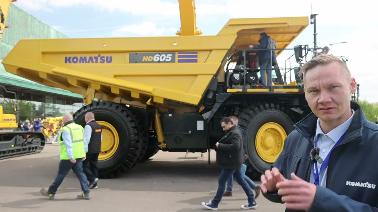 Komatsu HD605-10 draws the crowds at Intermat 2024