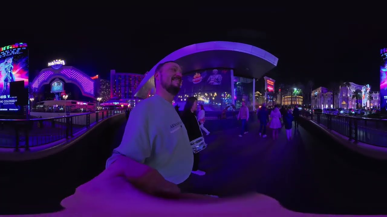 360 walk from Venetian through the strip to the bellagio fountain 