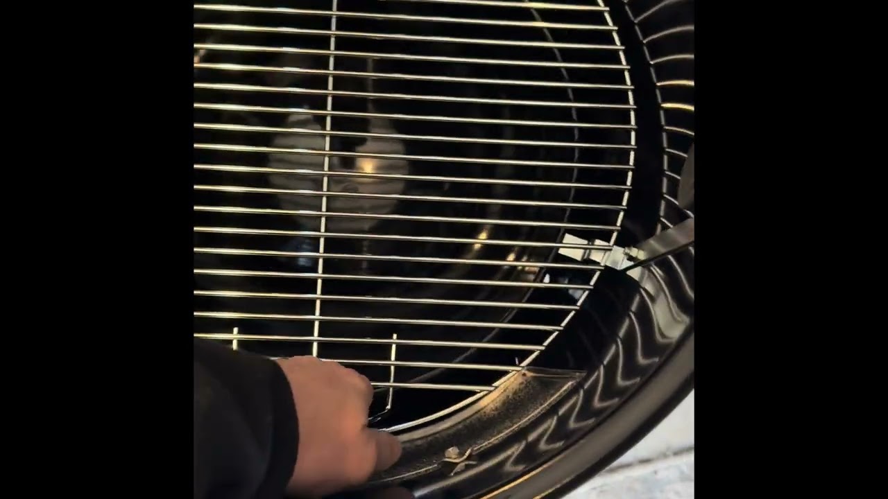 Weber Smokey mountain unboxing and assembly 