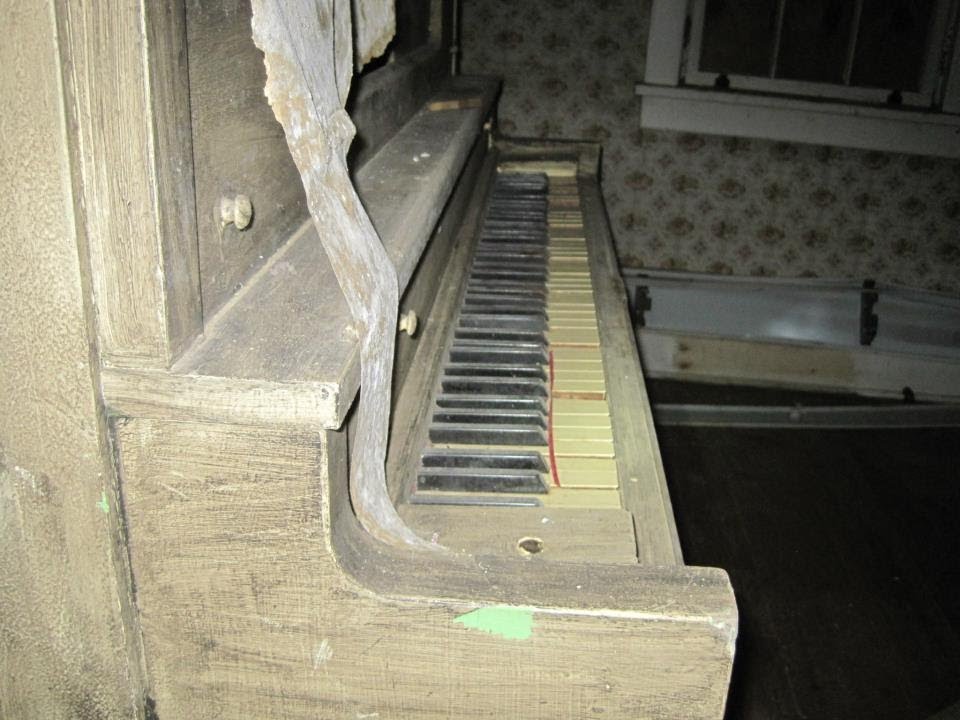 Urban Exploration: Abandoned Fostertown Farm - NJ