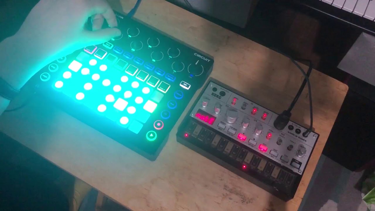 FM Attack - Sleepless Nights (Novation Circuit + Volca Bass Cover)