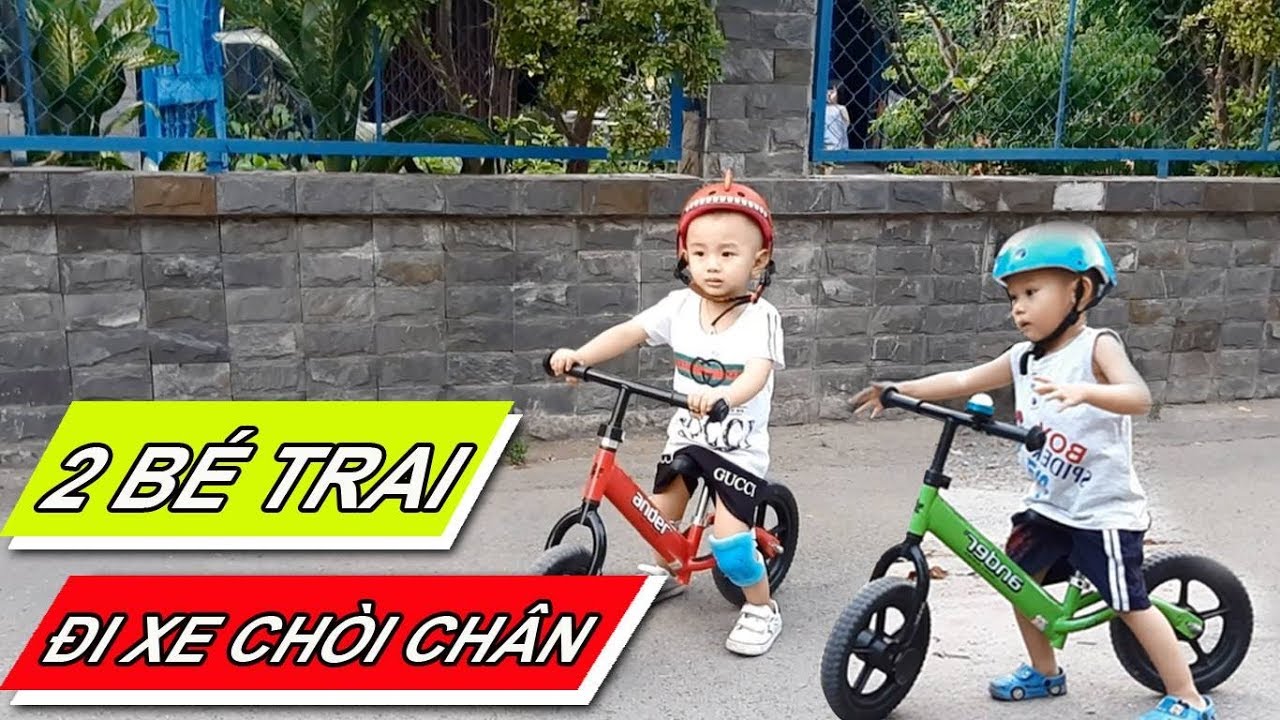 2 BÉ TRAI ĐI XE CHÒI CHÂN QUÁ ĐIÊU LUYỆN