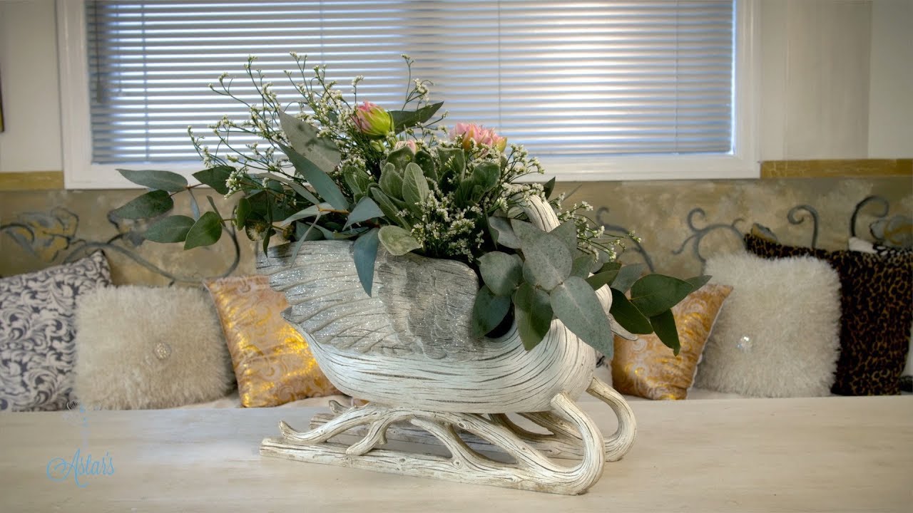 Tulip, Gum and Statice White Swan Floristry Arrangement Tutorial