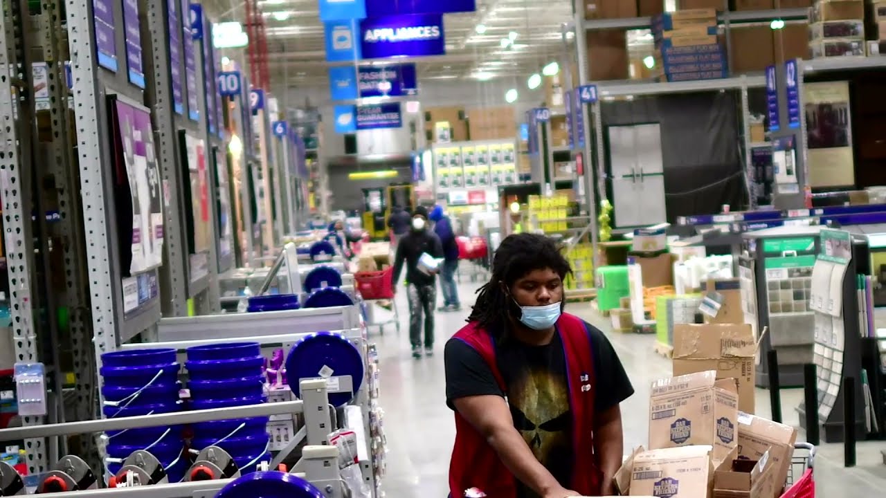 Lowe&rsquo;s warns same-store sales could drop next year