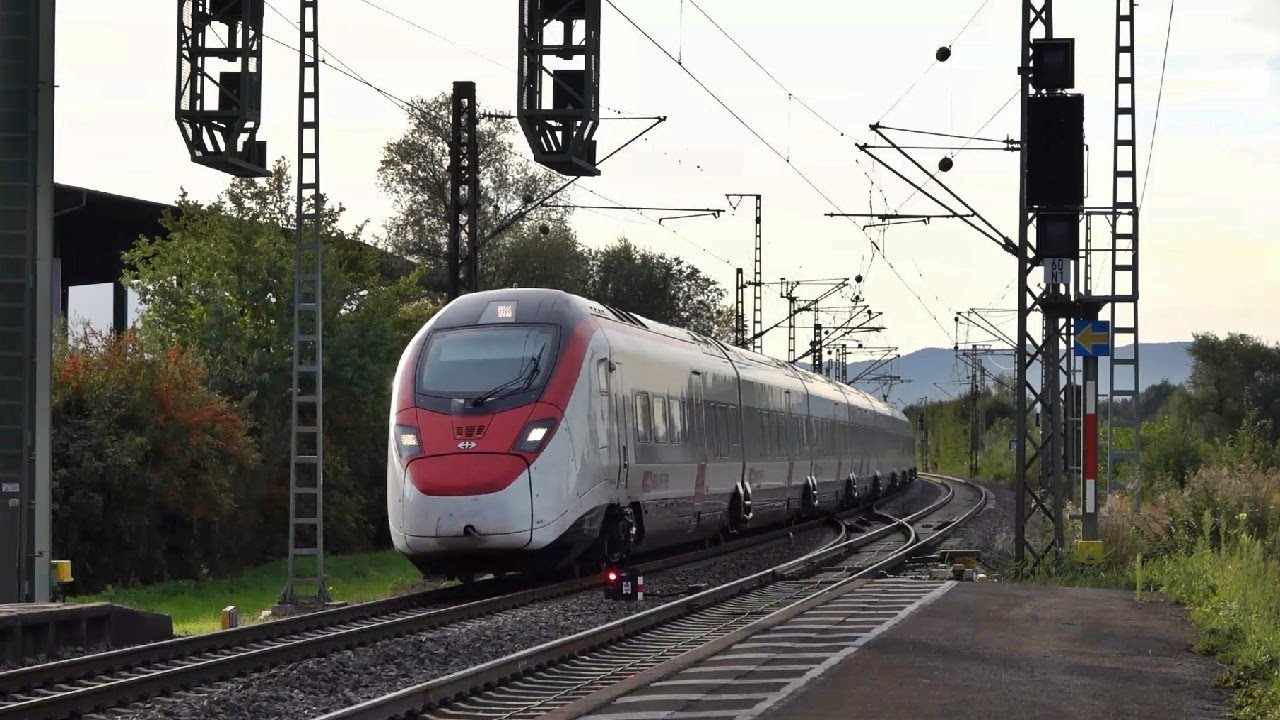 Riegel am Kaiserstuhl - Zugverkehr im September 2025