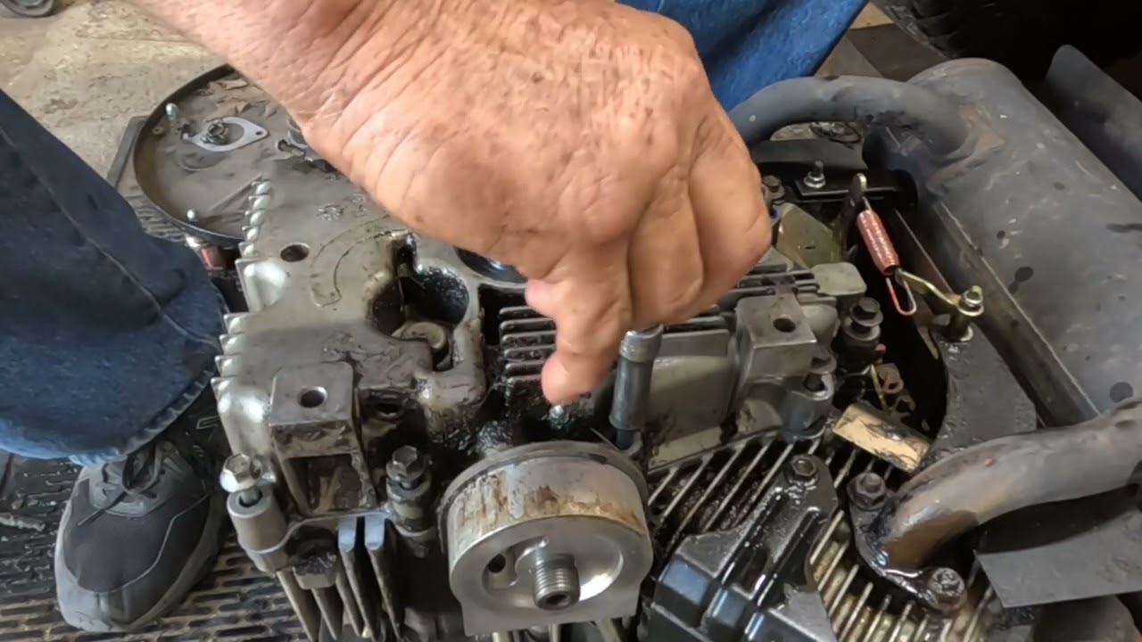 Kohler Command V-Twin Leaking Oil. Part 2