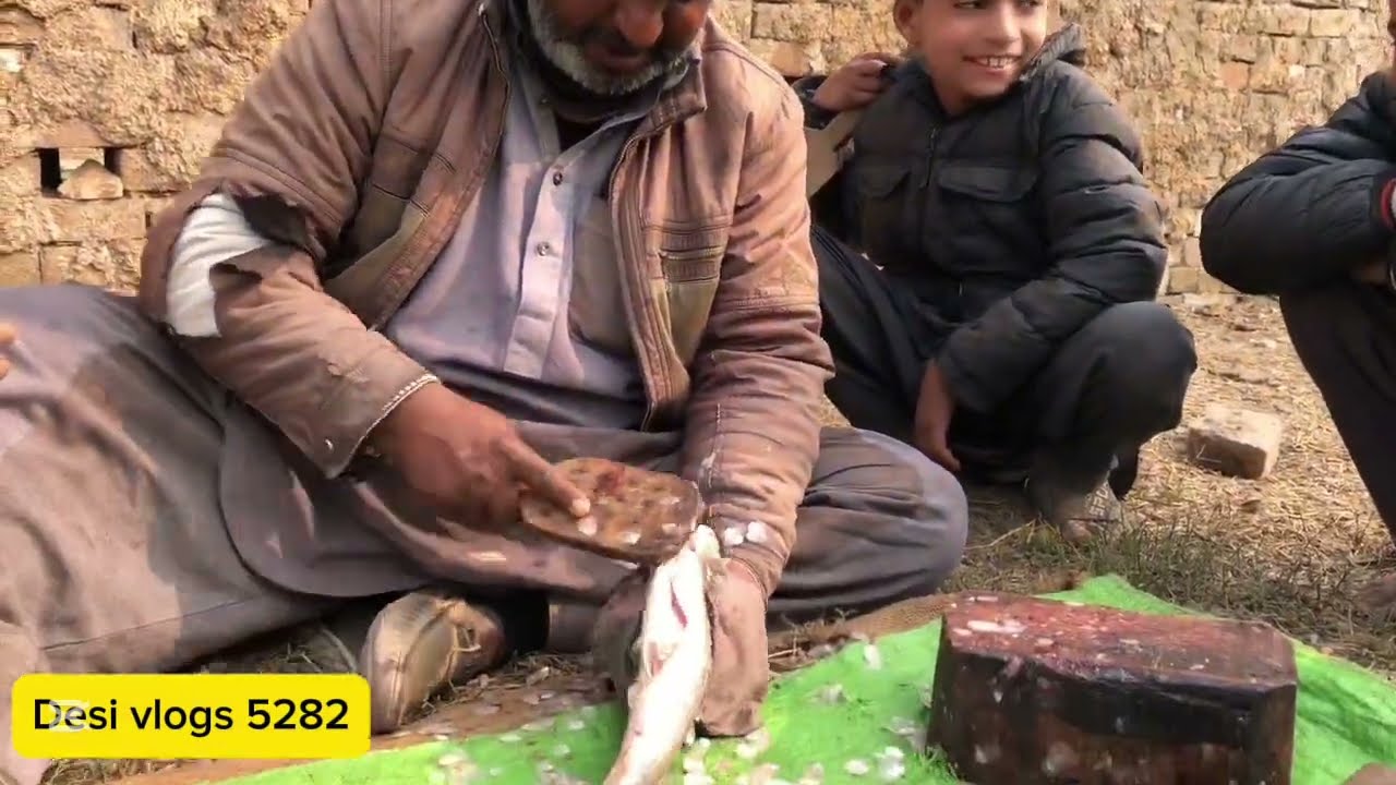 🐟 سردی کا موسم اور گرم گرم مچھلی 🤤