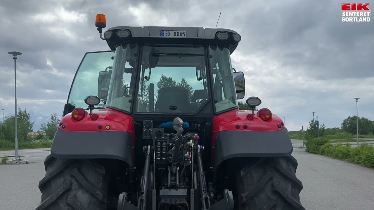 Massey Ferguson 5713S