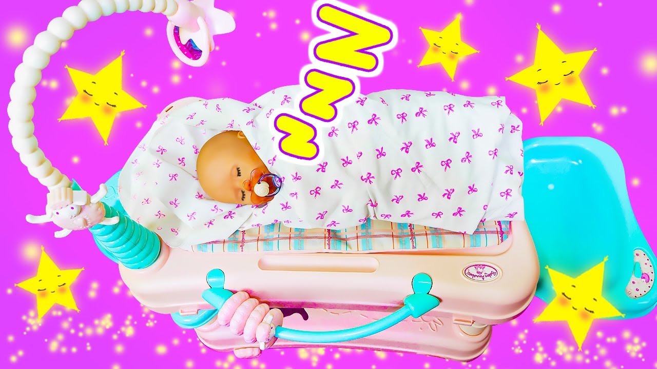 Baby Annabell -nukke ja hoitop&ouml;yt&auml; - Leikki leluilla ja Baby Born -nukkevideoita lapsille